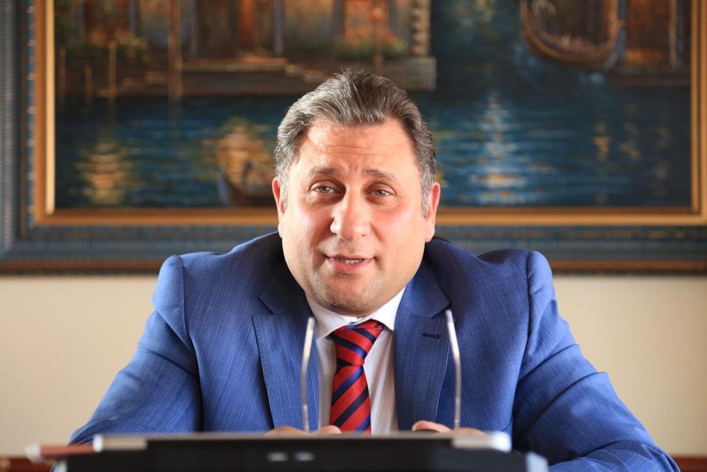 "أيمن عقيل" الخبير الحقوقي ورئيس مؤسسة ماعت