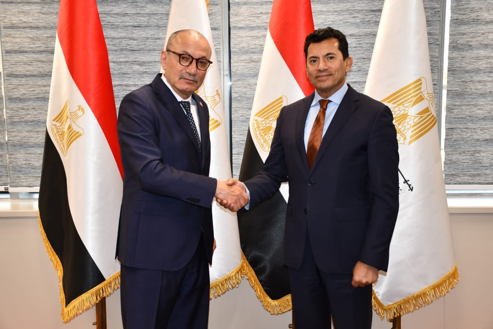 "د.أشرف صبحي" وزير الشباب والرياضة أثناء استقباله "صالح موطلو شن" السفير التركي بالقاهرة،بمقر الوزارة بالعاصمة الإدارية الجديدة