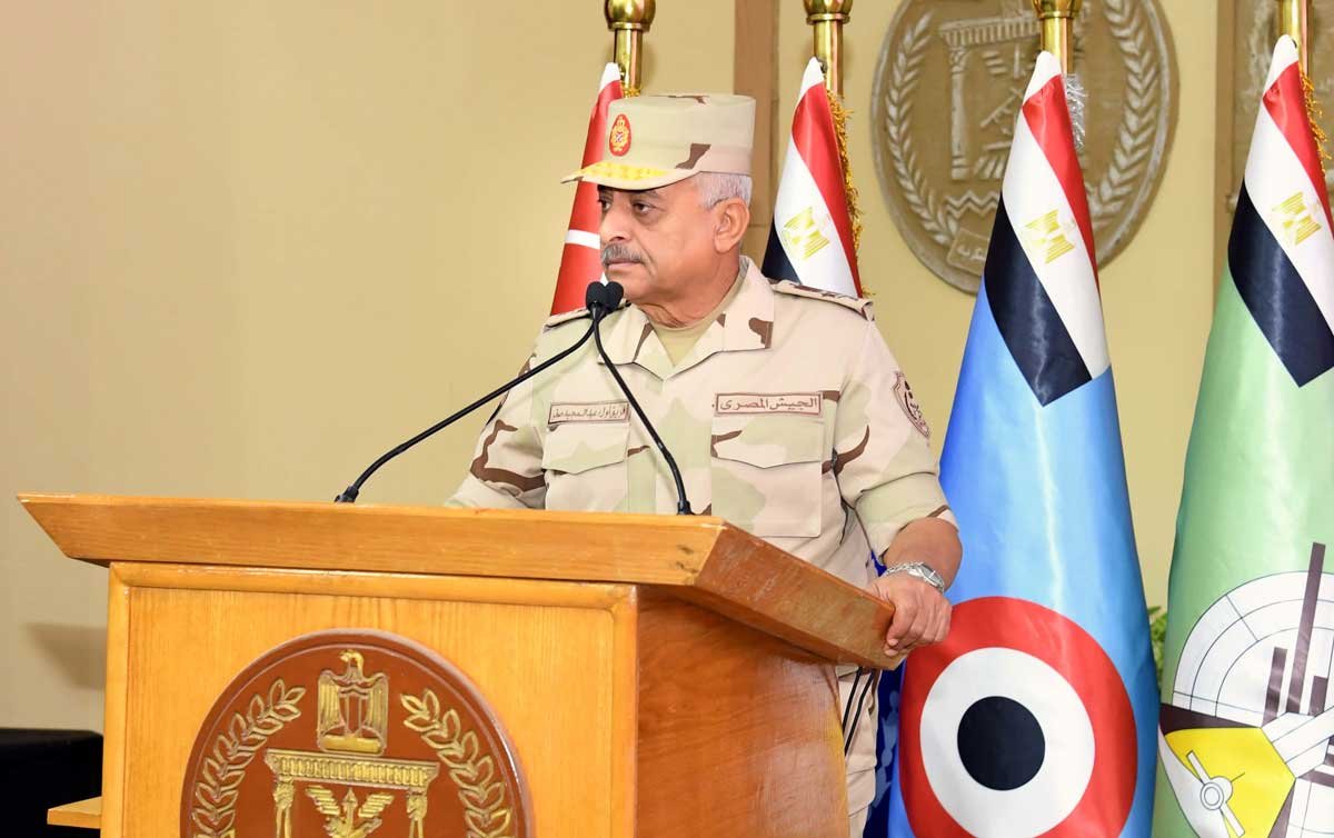الفريق أول "عبدالمجيد صقر" القائد العام للقوات المسلحة وزير الدفاع والإنتاج الحربى