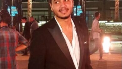 الفنان "عمر محمد رياض"