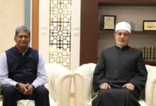 "أ.د.نظير محمد عياد" مفتي الجمهورية رئيس الأمانة العامة لدور وهيئات الإفتاء في العالم أثناء استقباله السفير "سوريش ك. ريدي" سفير جمهورية الهند بالقاهرة بمقر دار الإفتاء المصرية