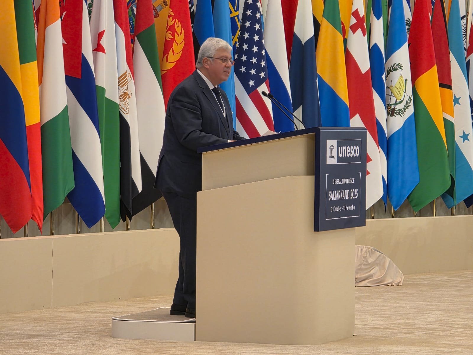 "د.أيمن عاشور" وزير التعليم العالي والبحث العلمي