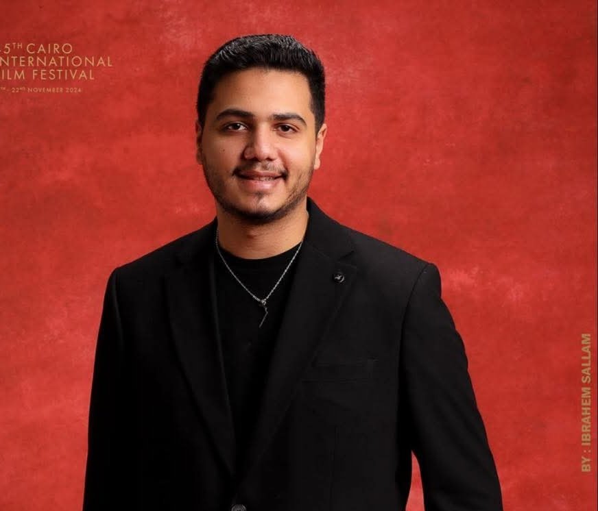 الفنان "عمر محمد رياض"