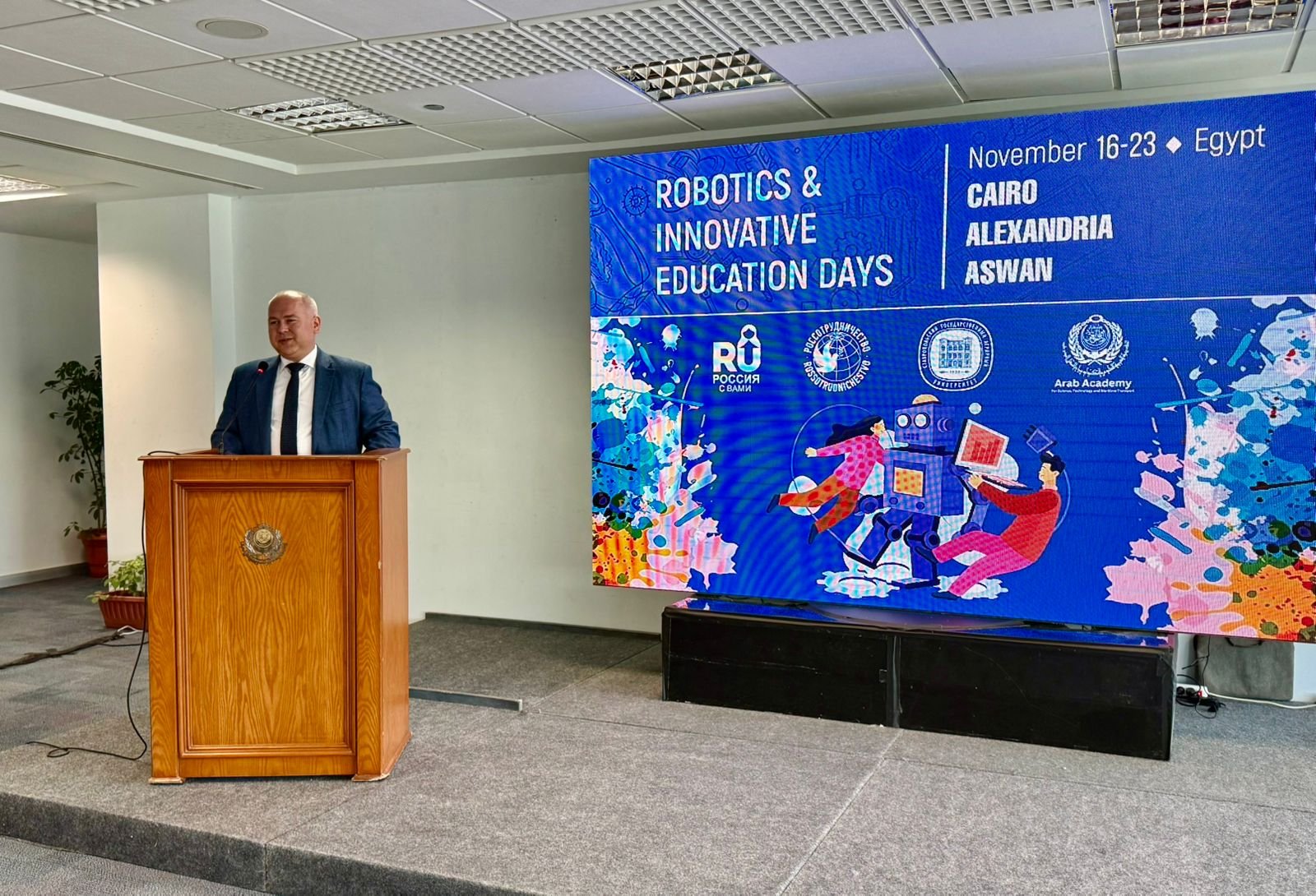 "د.فاديم زايتشيكوف" مدير المراكز الثقافية الروسية في مصر