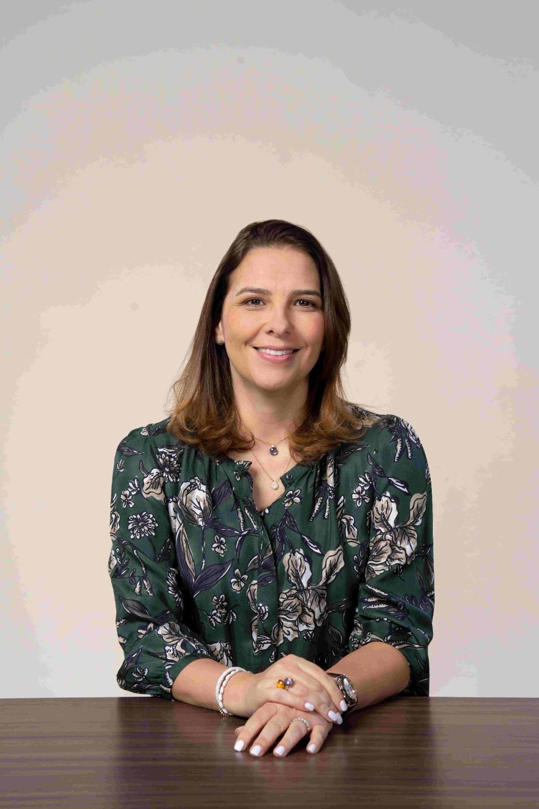 "جولي فان أونجيفالي" رئيس مجلس الإدارة والرئيس التنفيذي لشركة أوبيلا