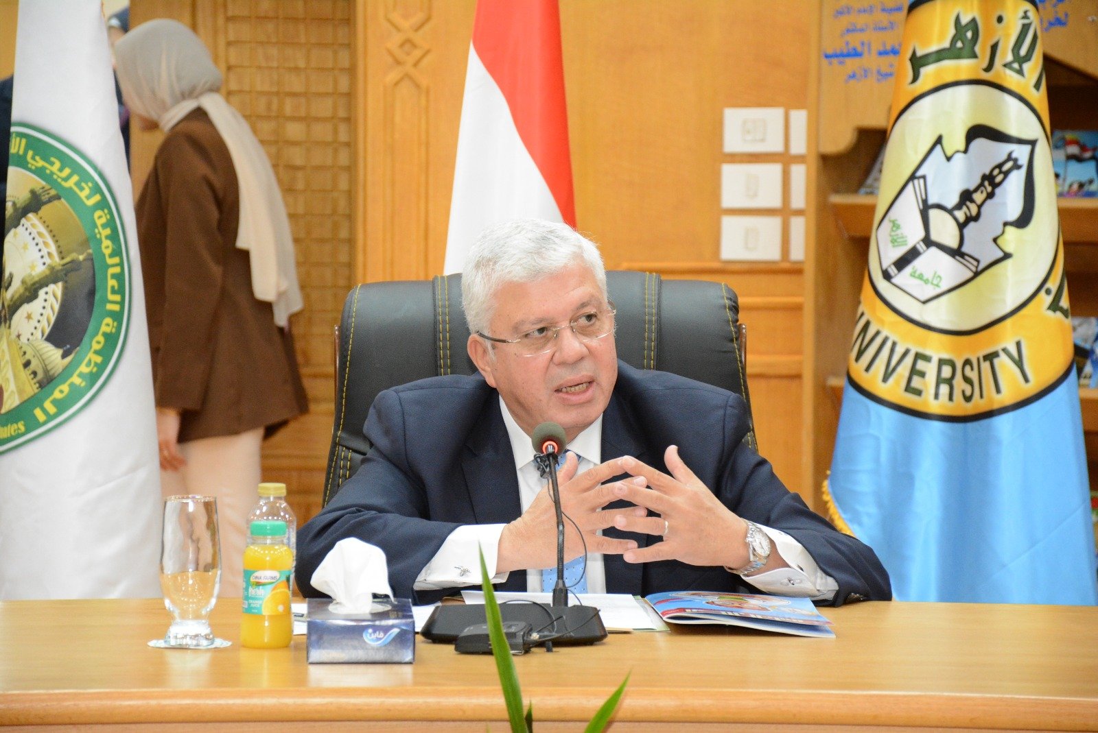 الدكتور أيمن عاشور وزير التعليم العالي والبحث العلمي