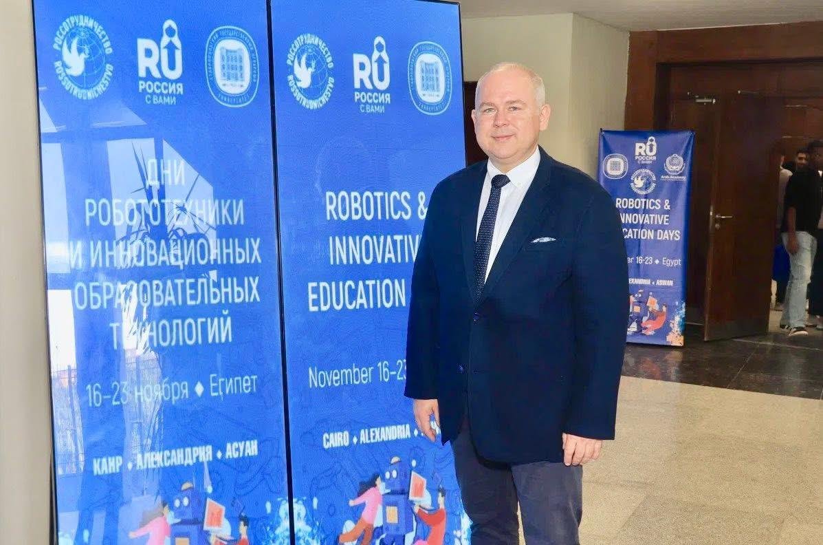 "فاديم زايتشيكوف" مدير المراكز الثقافية الروسية