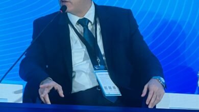 الدكتور إسلام عزام – رئيس البورصة المصرية