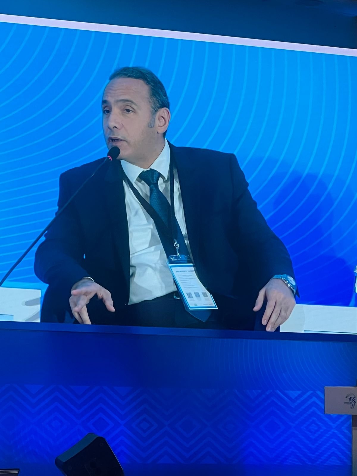 الدكتور إسلام عزام – رئيس البورصة المصرية