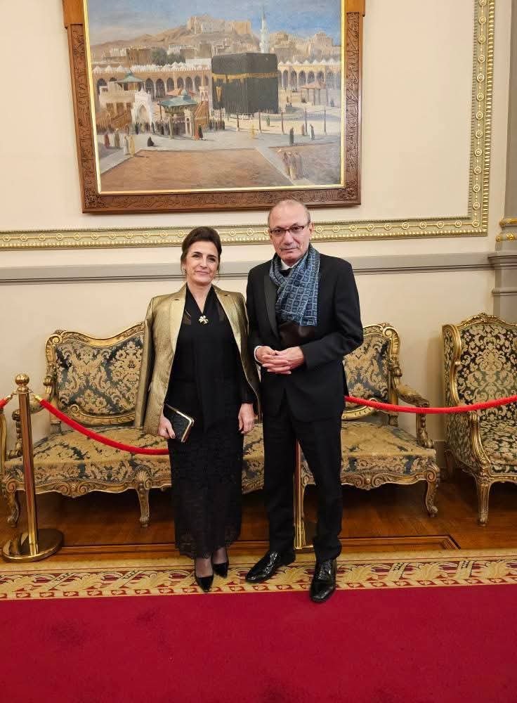 السفير التركي "صالح موطلو شن" بالقاهرة وحرمه أثناء حضورهما الحفل السنوي لتوزيع جوائز التكريم بقصر عابدين