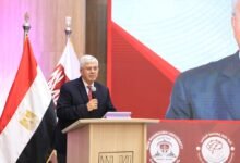 الدكتور أيمن عاشور وزير التعليم العالي والبحث العلمي