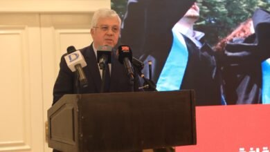 الدكتور أيمن عاشور وزير التعليم العالي والبحث العلمي ورئيس اللجنة الوطنية المصرية لليونسكو