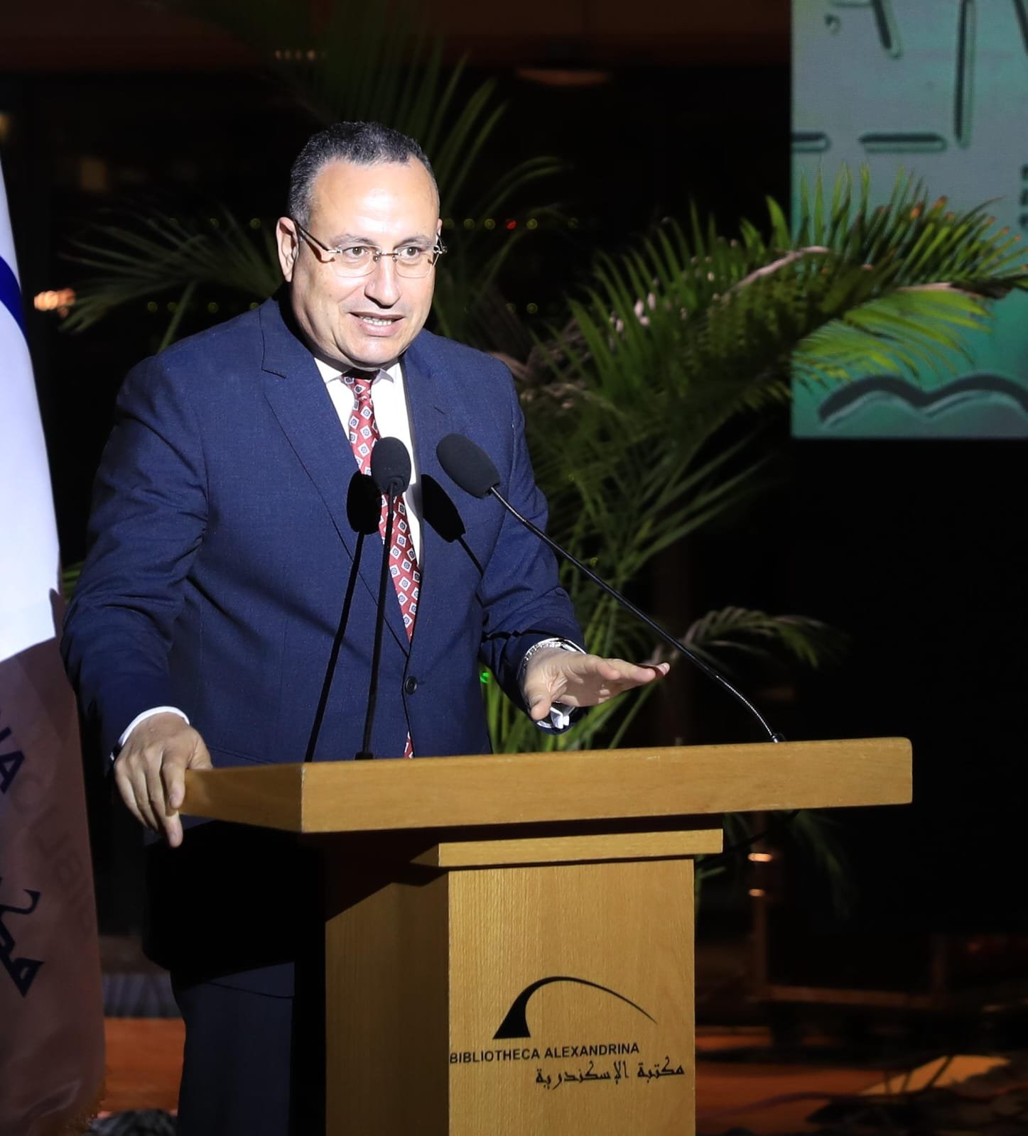 الدكتور عبد العزيز قنصوة وزير التعليم العالي والبحث العلمي