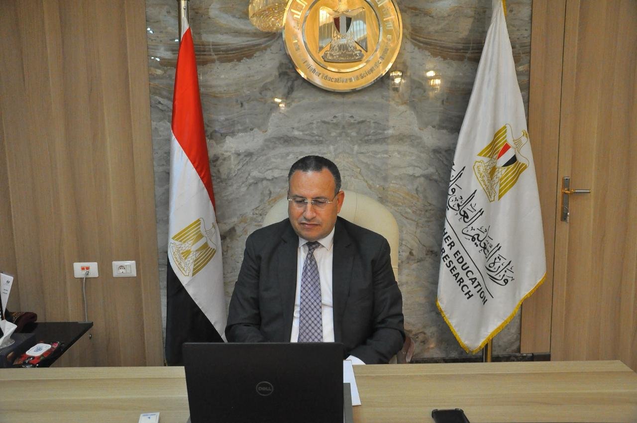 "د.عبد العزيز قنصوة" وزير التعليم العالي والبحث العلمي