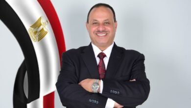 "رشاد عبدالغني" الخبير السياسي