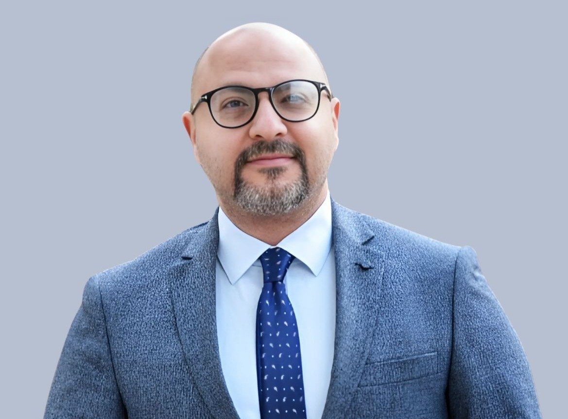المهندس "حاتم القاضي" المؤسس والرئيس التنفيذي لشركة Diamond ومبتكر نظام ذكاء (THAKAA AI) لدعم القرار
