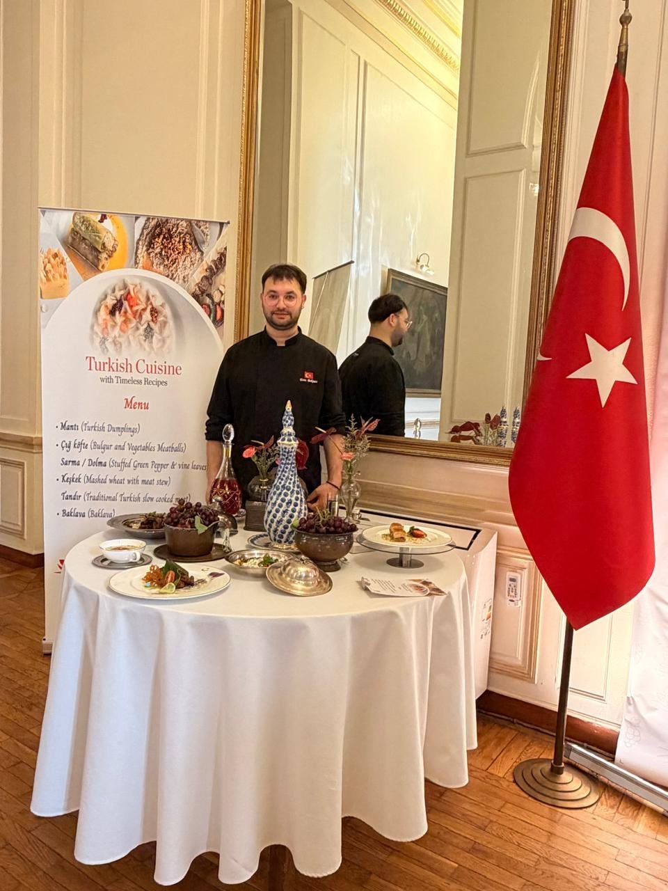 "إيرين بيكميز" الطاهي في السفارة التركية بالقاهرة