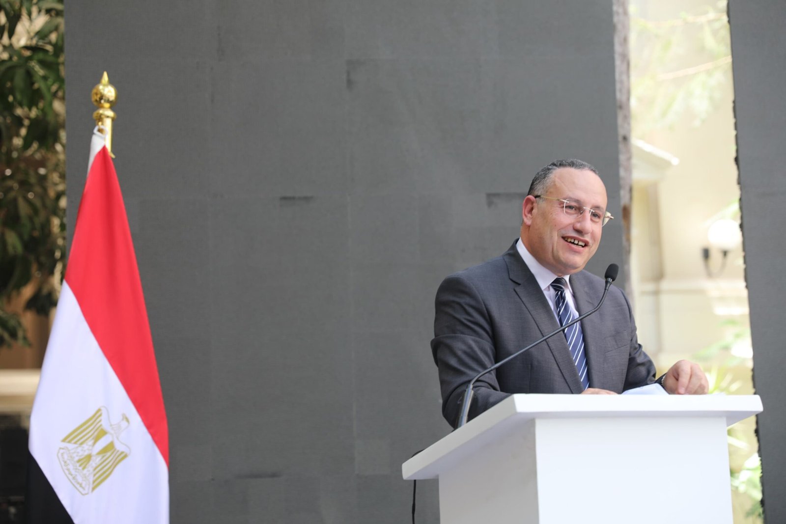"د.عبدالعزيز قنصوة" وزير التعليم العالي والبحث العلمي