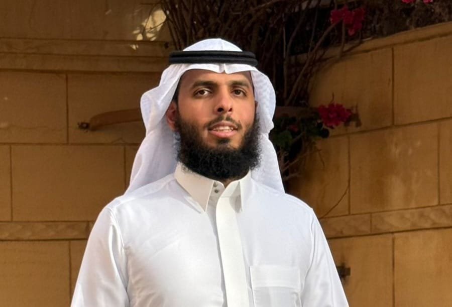 "علي صالح الشبرمي" مقدم محتوى على السوشيال ميديا