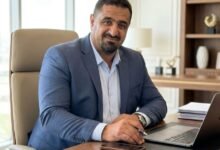 الحاج "عنتر" مالك ومؤسس سلسلة مطاعم وجزارة "حضرموت عنتر"