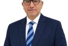"د.أحمد مصطفى" أستاذ طب وجراحة العيون بكلية طب قصر العيني بجامعة القاهرة