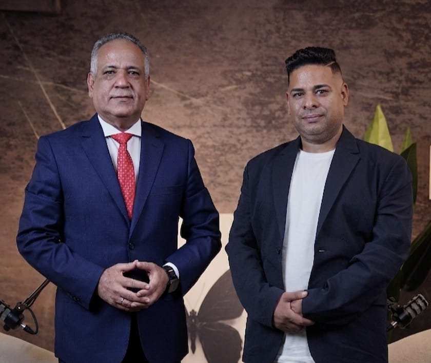 "د.يسري الشرقاوي" رئيس جمعية رجال الأعمال المصريين الأفارقة والخبير الاقتصادي خلال حواره الممتد في برنامج وبودكاست "أسرار الكبار" مع الإعلامي "أسامة الشندويلي"