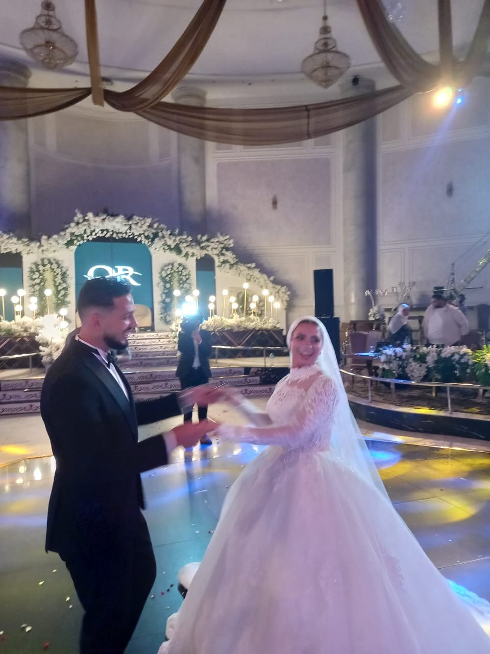  العروسان المهندس "خالد جمال" والآنسة "منة الله هانى"