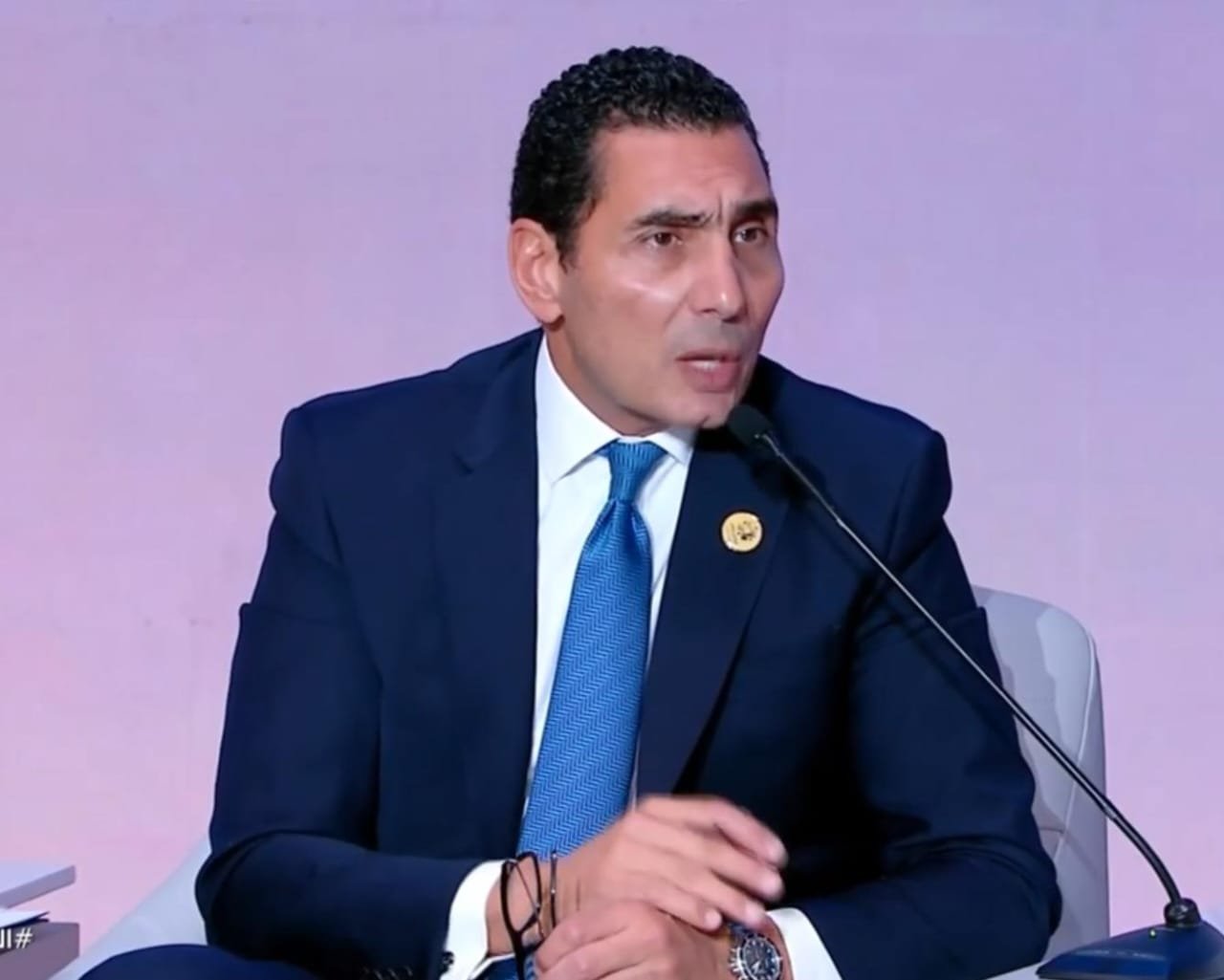 "جوهر نبيل" وزير الشباب والرياضة